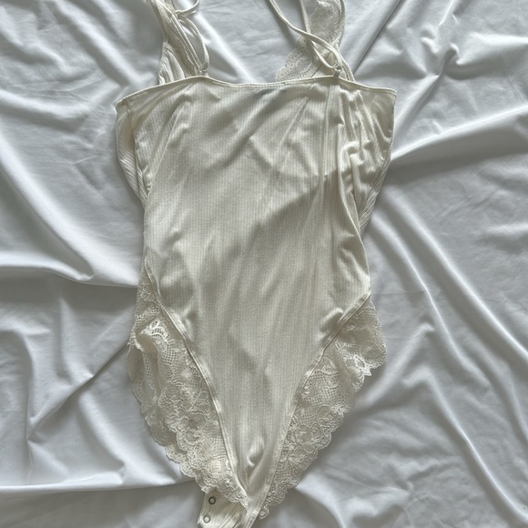 Dynamite lace body suite - Picture 4 of 4